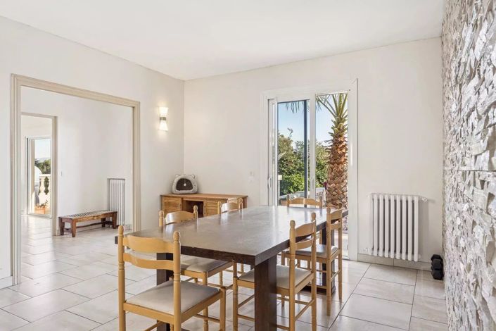 Image No.7-4 Bed House for sale