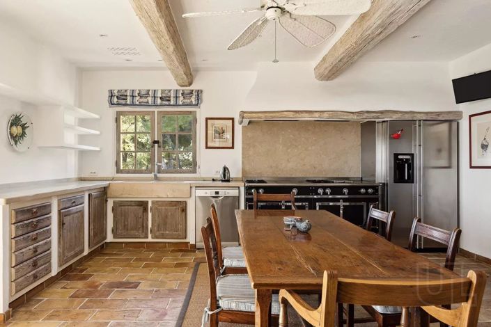 Image No.5-9 Bed House for sale