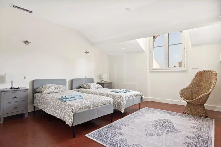 Image No.10-6 Bed House for sale