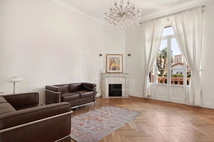 Image No.17-6 Bed House for sale