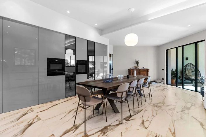 Image No.10-9 Bed House for sale