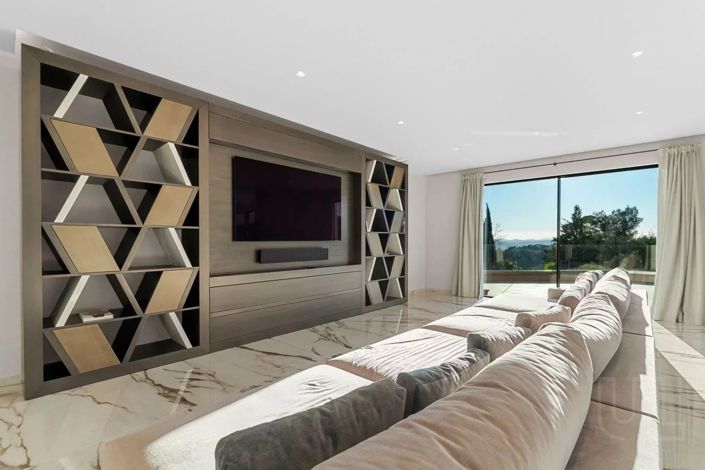 Image No.7-9 Bed House for sale