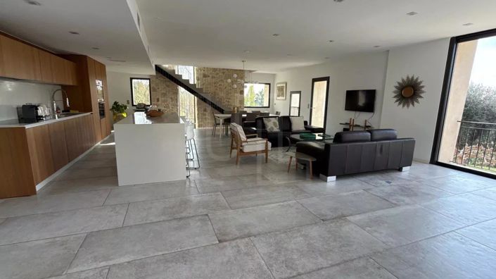 Image No.16-4 Bed House for sale