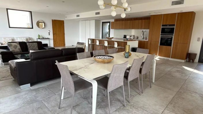 Image No.18-4 Bed House for sale