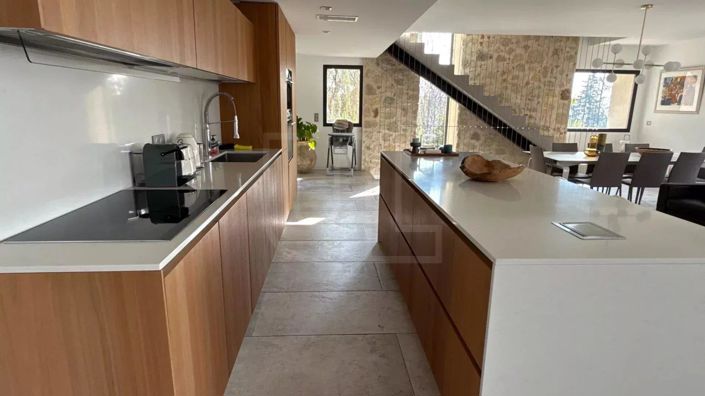 Image No.19-4 Bed House for sale