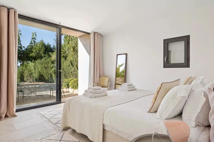 Image No.9-4 Bed House for sale