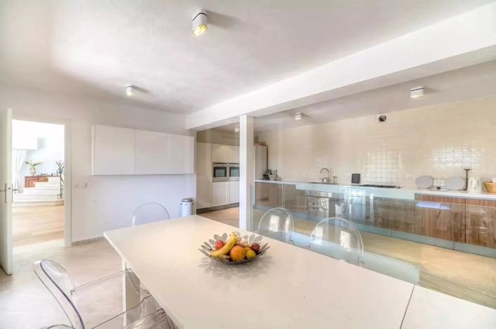 Image No.6-4 Bed House for sale