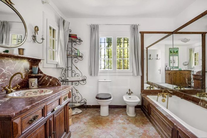 Image No.56-Maison de 9 chambres à vendre à Grasse