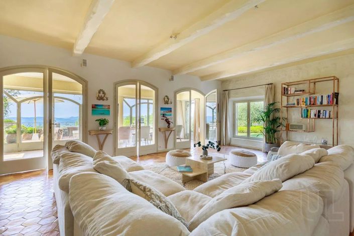 Image No.6-5 Bed House for sale