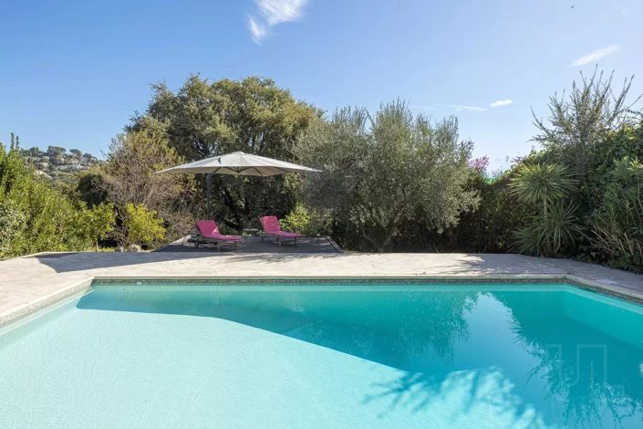 Image No.3-6 Bed House for sale