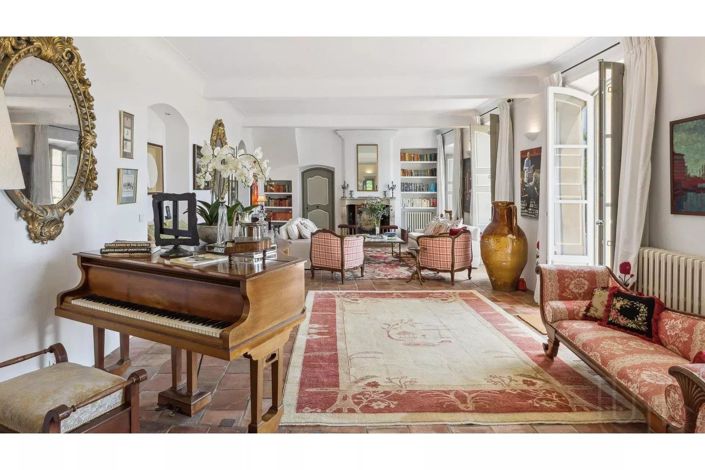 Image No.5-11 Bed House for sale