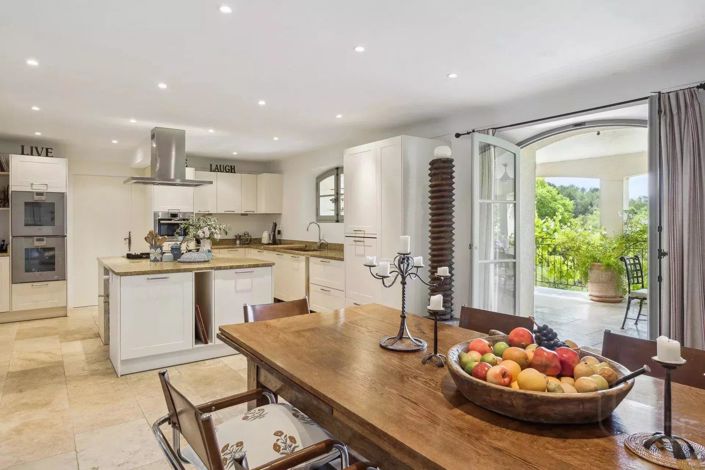 Image No.8-11 Bed House for sale