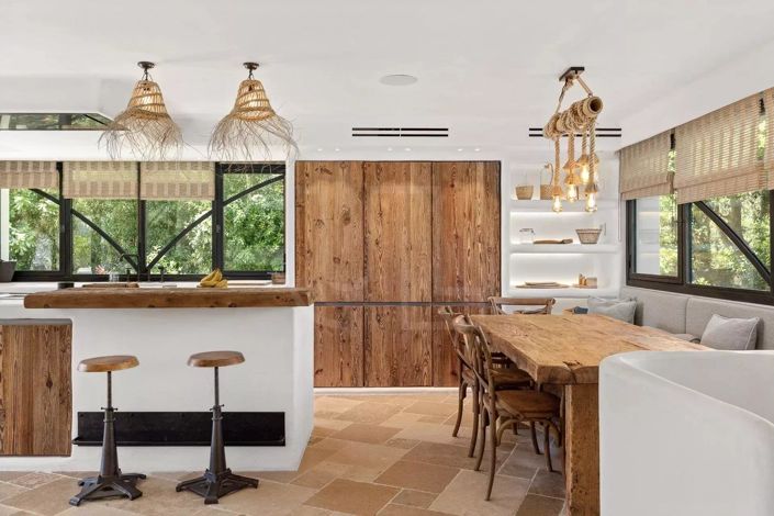 Image No.17-6 Bed House for sale