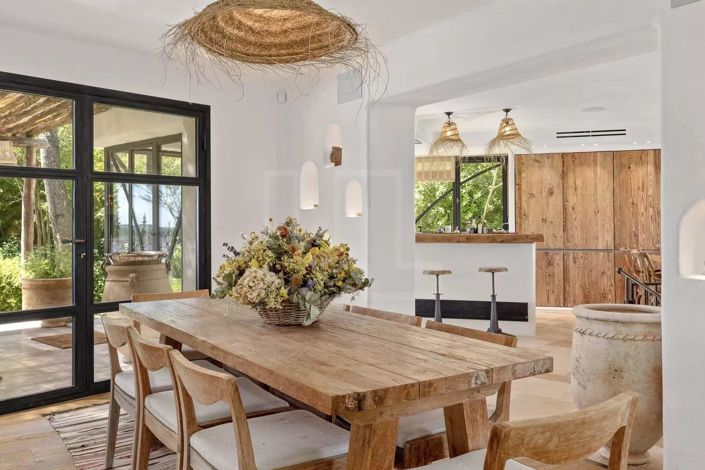 Image No.4-6 Bed House for sale