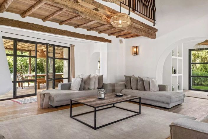 Image No.5-6 Bed House for sale