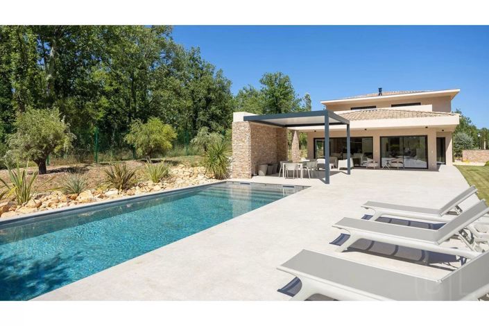 Image No.2-4 Bed House for sale