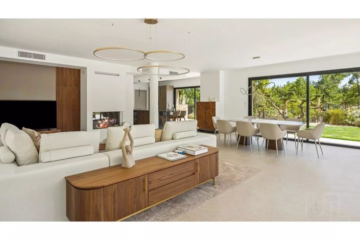 Image No.5-4 Bed House for sale