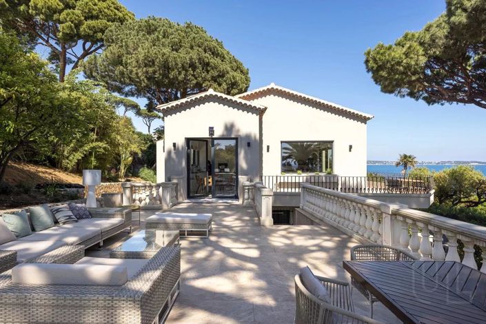 Image No.8-6 Bed House for sale