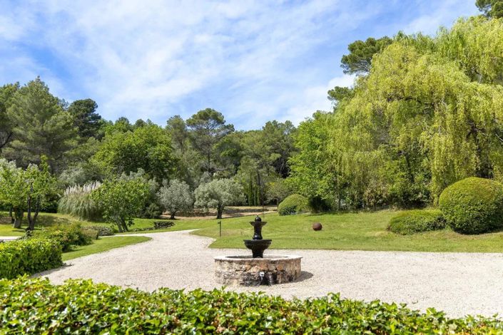 Image No.2-6 Bed House for sale