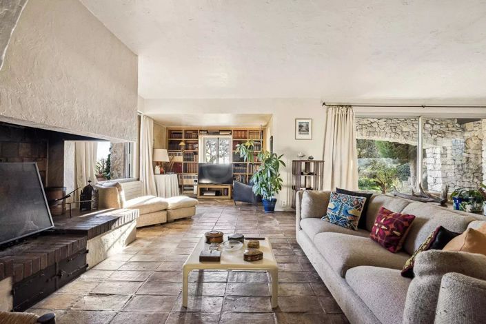 Image No.7-6 Bed House for sale