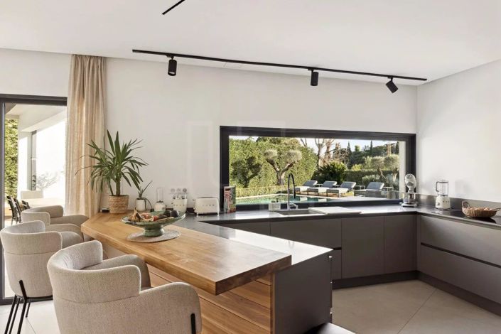 Image No.4-4 Bed House for sale