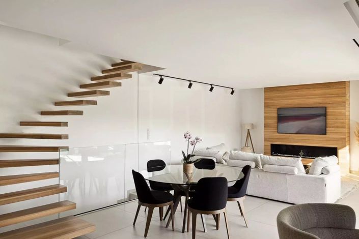 Image No.8-4 Bed House for sale