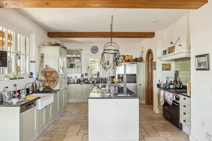 Image No.10-6 Bed House for sale