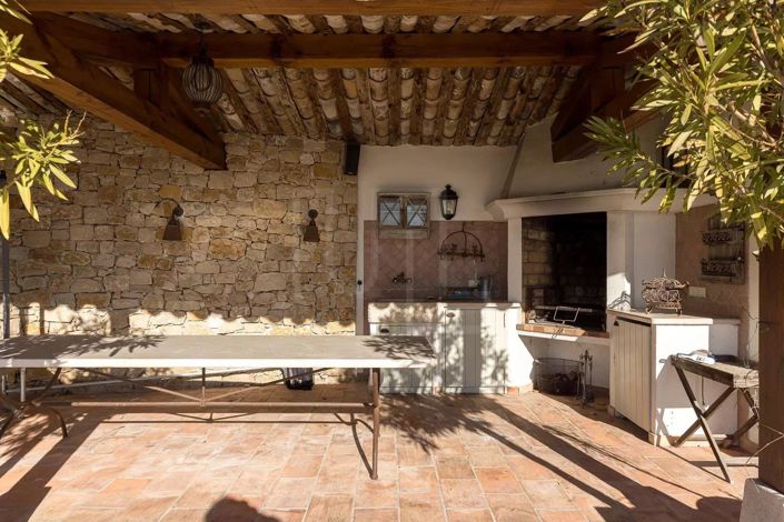 Image No.23-6 Bed House for sale