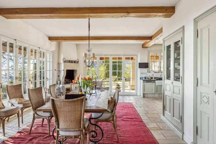 Image No.8-6 Bed House for sale