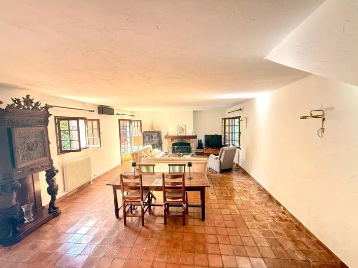 Image No.3-5 Bed House for sale