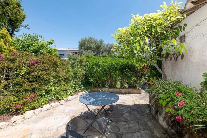 Image No.7-5 Bed House for sale