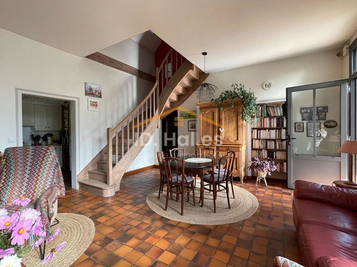 Image No.3-4 Bed House for sale