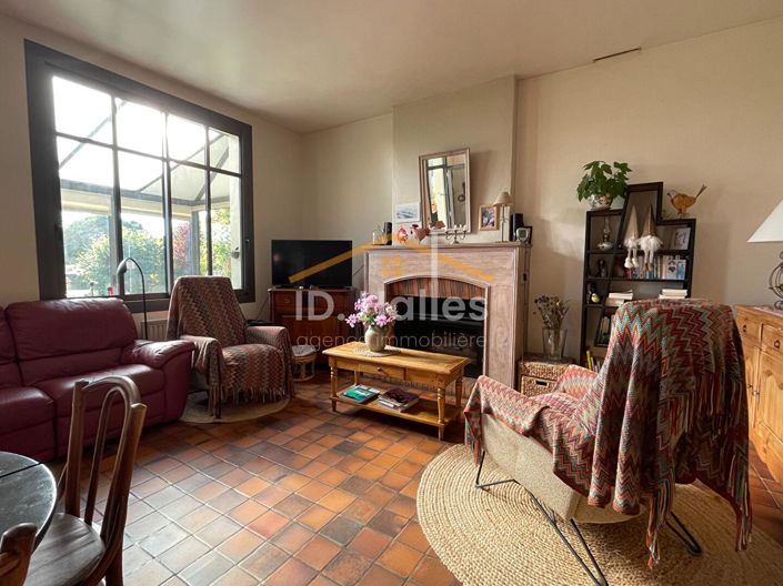 Image No.8-4 Bed House for sale