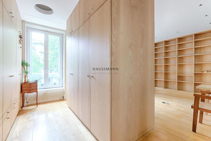 Image No.6-6 Bed Property for sale