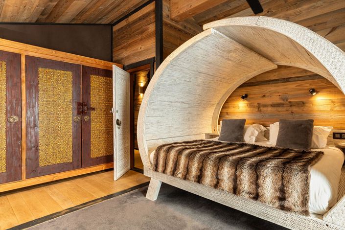 Image No.3-5 Bed Property for sale