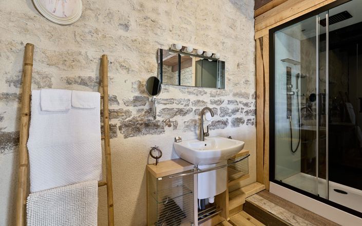 Image No.15-7 Bed House for sale