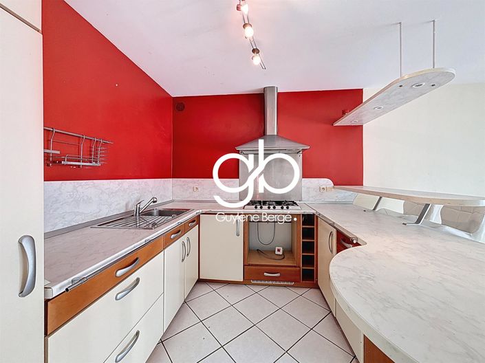 Image No.6-4 Bed House for sale