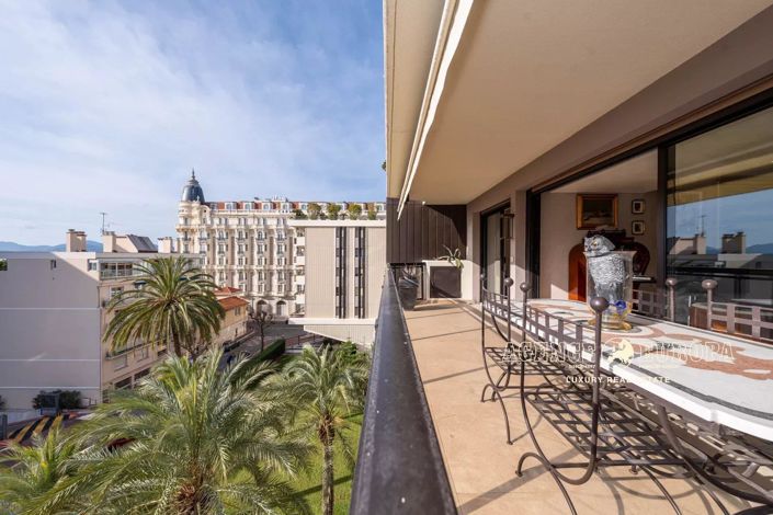 Image No.2-Appartement de 1 chambre à vendre à Cannes