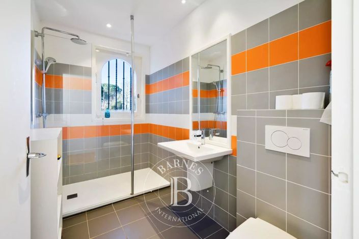 Image No.13-7 Bed House for sale