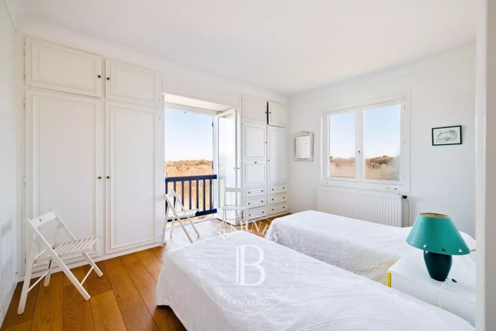 Image No.17-7 Bed House for sale