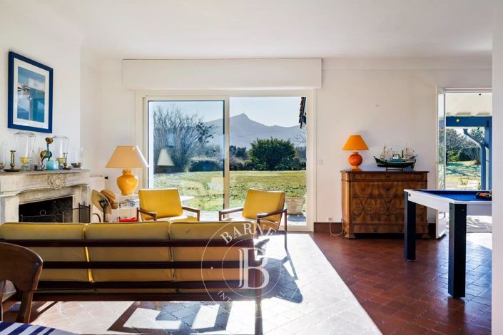 Image No.4-7 Bed House for sale