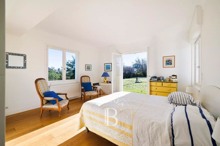 Image No.9-7 Bed House for sale