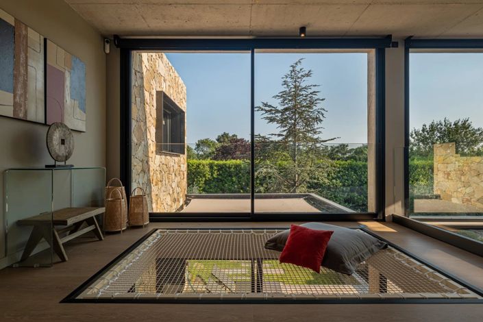 Image No.28-5 Bed House for sale