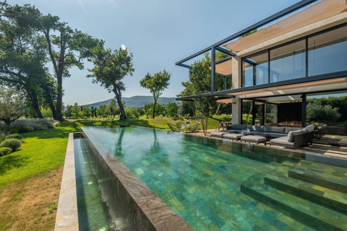 Image No.6-5 Bed House for sale