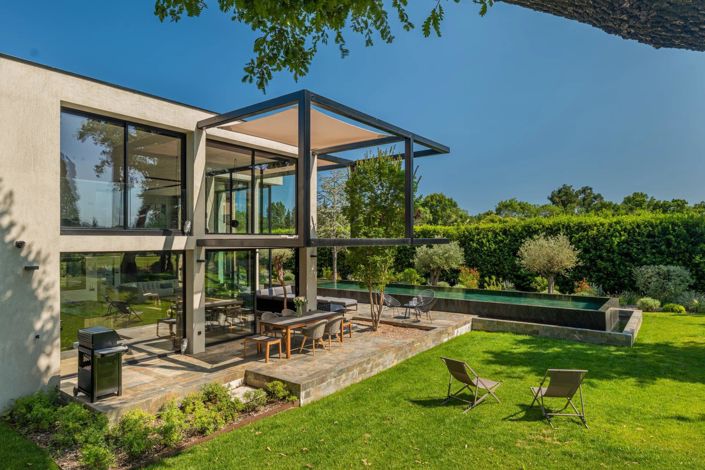 Image No.8-5 Bed House for sale