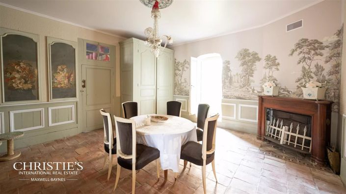 Image No.6-8 Bed House for sale