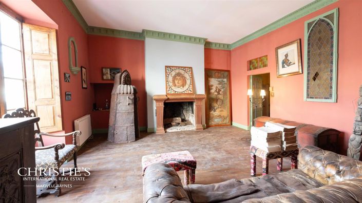 Image No.9-8 Bed House for sale