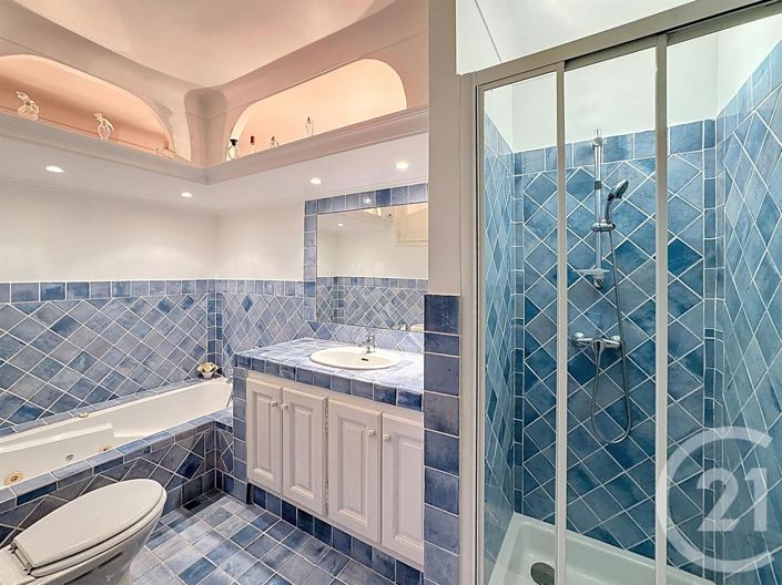 Image No.11-10 Bed House for sale