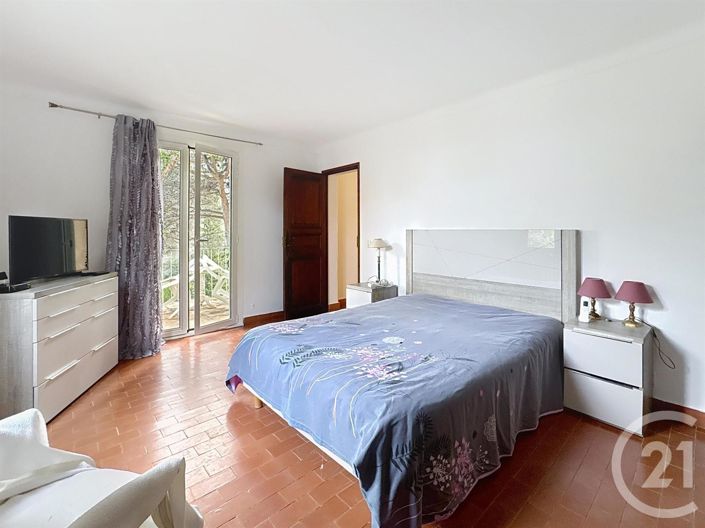 Image No.12-10 Bed House for sale