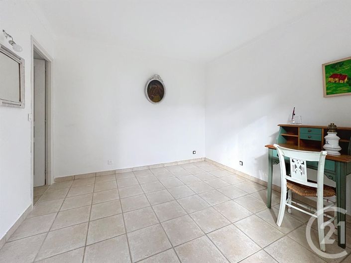 Image No.13-10 Bed House for sale